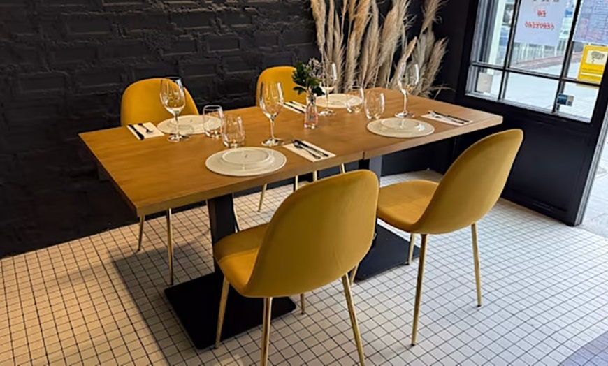 Image 6: Menú mediterráneo para 2 o 4 personas con postre y bebida en El Retiro