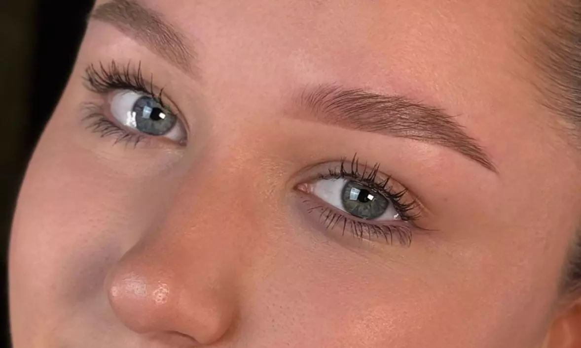 Natuurlijk gevormde wenkbrauwen zonder gedoe: powderbrows