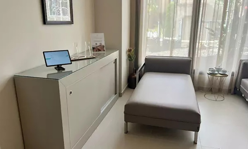 Image 9: Spa nocturno en pareja: acceso exclusivo y opción a vino o hidromasaje