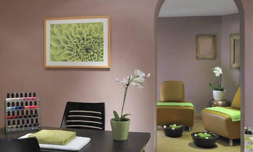 Image 9: 4* Hampshire: Standard Double or Twin Room Stay with Breakfast & More