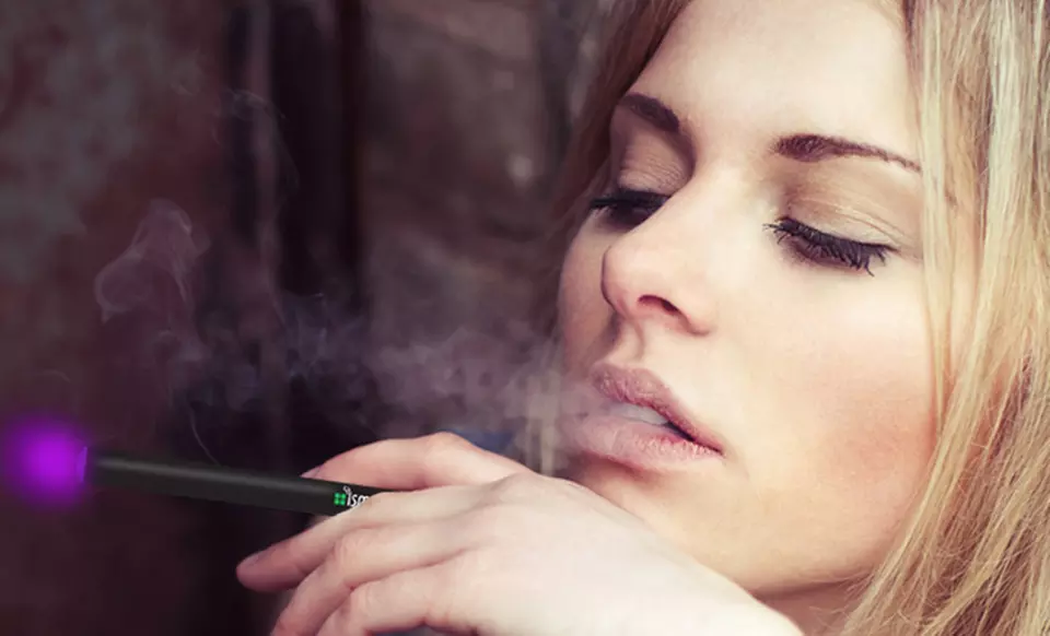 6-Pack of Disposable Electronic Cigarettes from iSmok. Multiple Flavors Available. - Primary Image