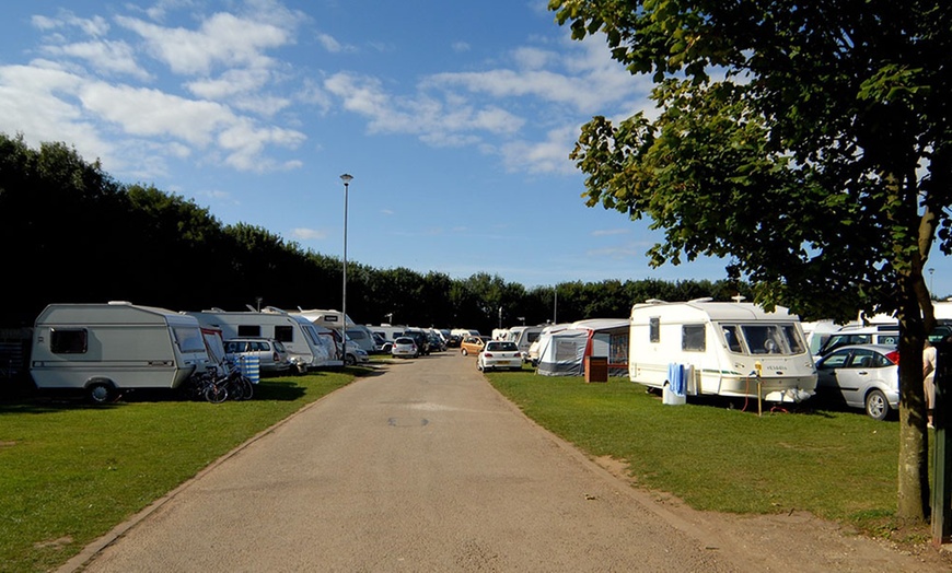 Image 3: Bridlington: 2 Night Pitch Hire