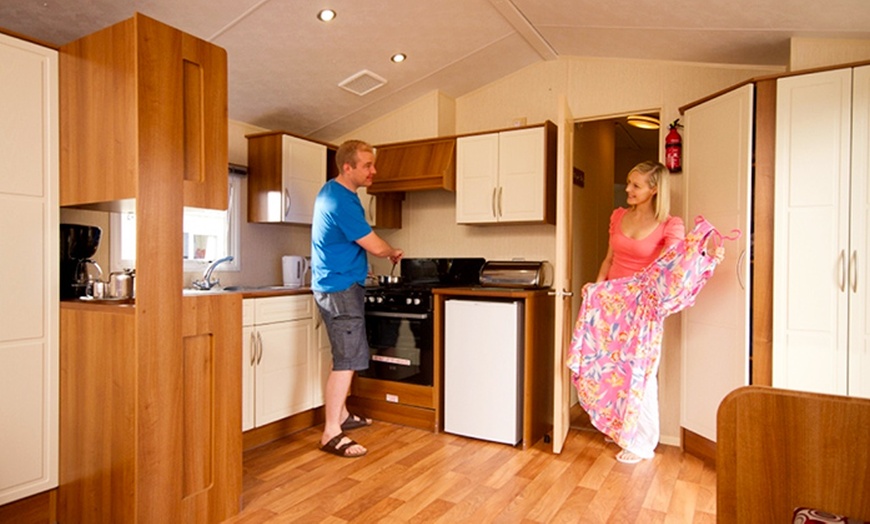 Image 4: 4* Ayrshire Caravan Stay