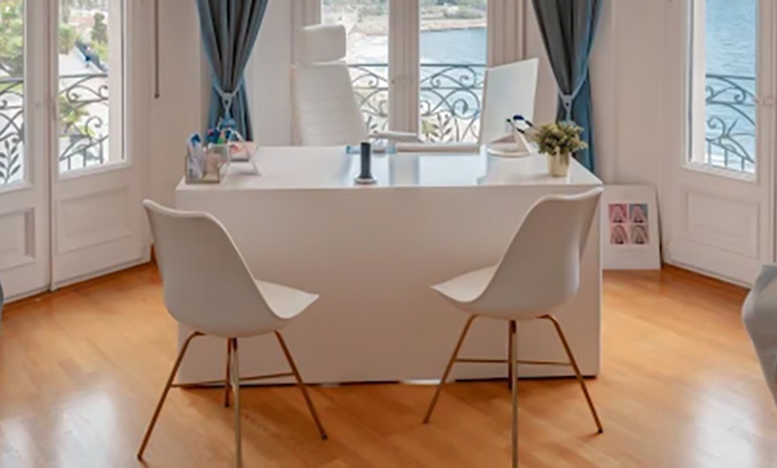 Image 12: Revitaliza tu rostro con una sesión de microneedling facial