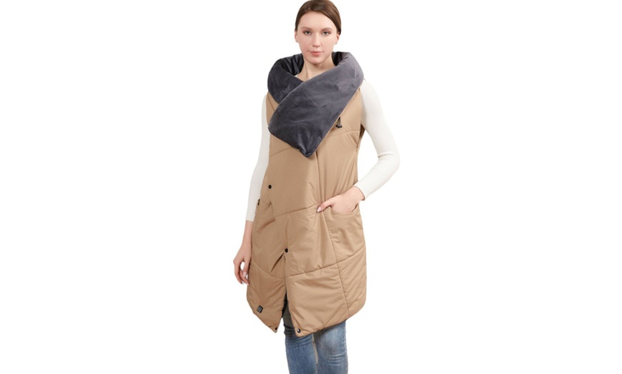 Image 4: 2-in-1 USB Fast Heating Gilet and Blanket