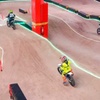 Image 2: Tanda de 15 minutos de motocross indoor eléctrico con o sin menú finde