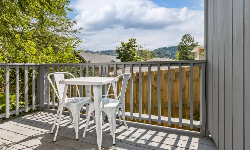 Member Pricing: B&B in Blue Ridge Asheville With Historic Charm