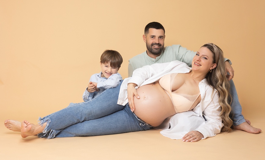 Image 9: Sesión de fotos de embarazo o recién nacido a elegir para 1 persona