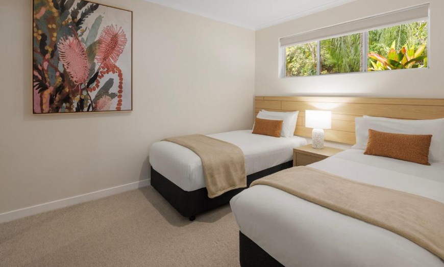 Image 5: Palm Cove Getaway: Two or Three-Bedroom Apartment with WiFi