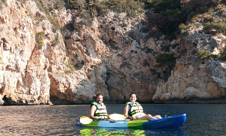 Image 2: Excursión guiada en kayak de 3 horas con temtempié para niño o adulto 