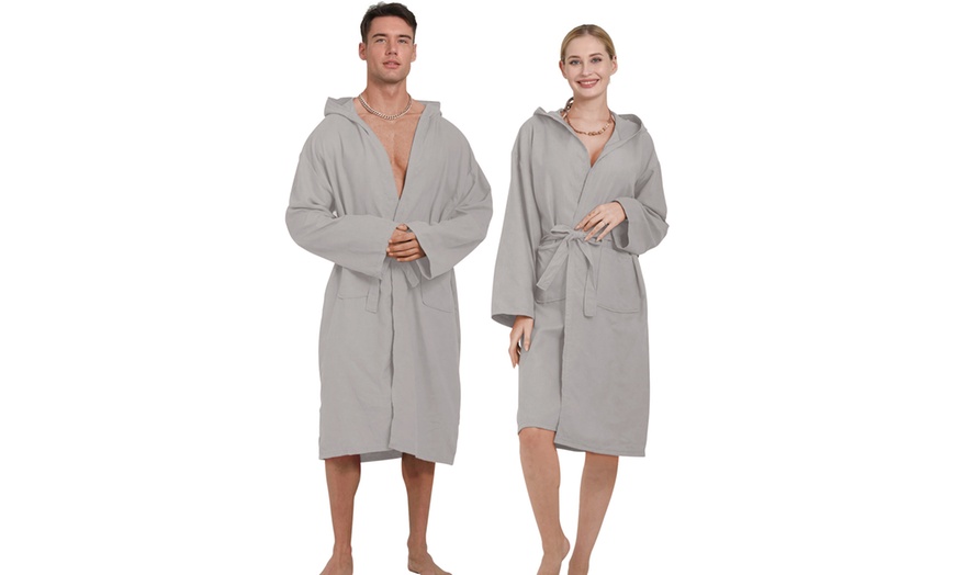 Image 7: Peignoir à capuche unisexe en microfibre douce