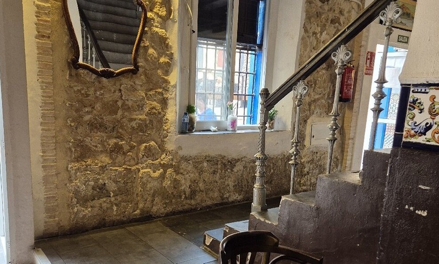 Image 12: Menú para 2 o 4 en casco antiguo de Alicante con postre y vino