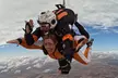 Salto tándem en paracaídas a 4500 m sobre el nivel del mar para 1 o 2 personas, con hasta un 17% de descuento - Second Medium