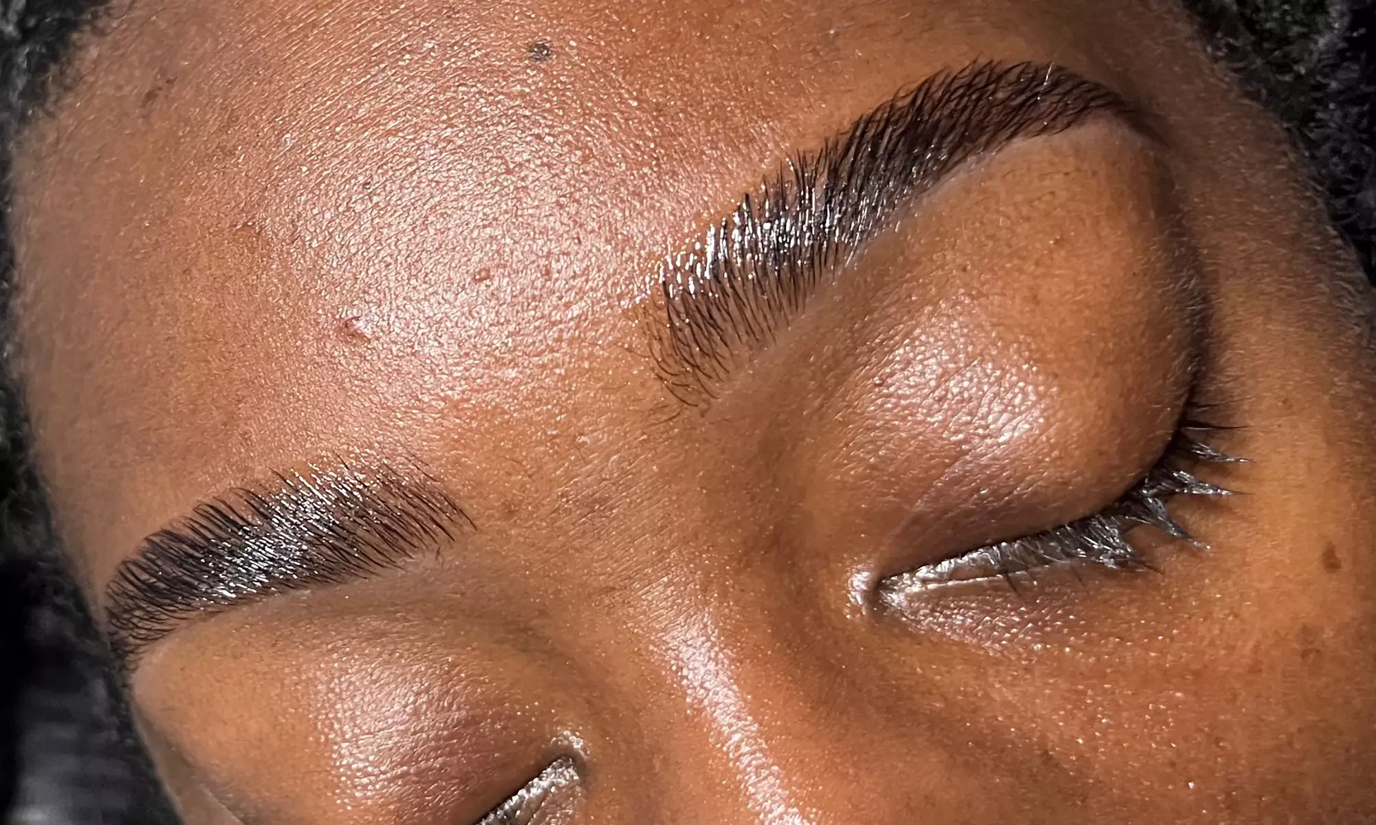 Perfectly Shaped Brows with Brow Lamination, Tint & Sculpt