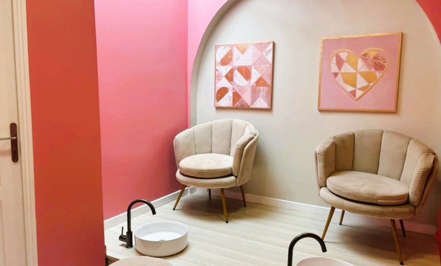 Image 3: Beauté des mains / des pieds russe avec pose de vernis semi-permanent