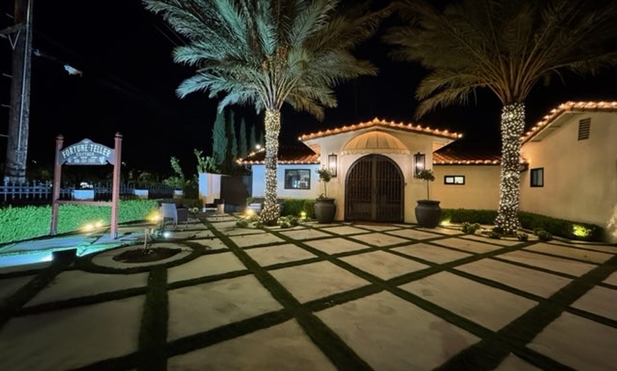 Image 2: 88% Off on Psychic/Astrology/Fortune Teller at Psychic Garden