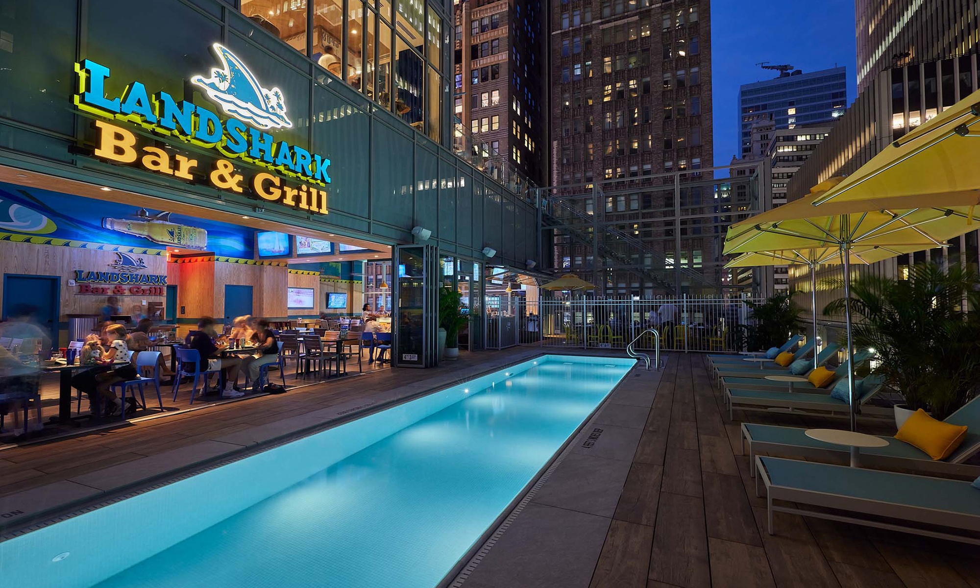 Resort in Midtown Manhattan with Rooftop Pool