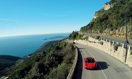 Baptême de 15, 30 ou 60 min en Ferrari California T pour 2 pers. (conducteur et passager) dès 94,90 € avec Liven Up
