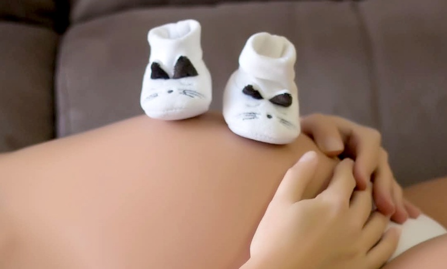 Image 7: Book fotográfico por la ciudad para una o dos personas con retoque 