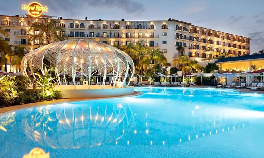 Circuito Rock Spa de 1 hora con copa de cava y opción a masaje para 2