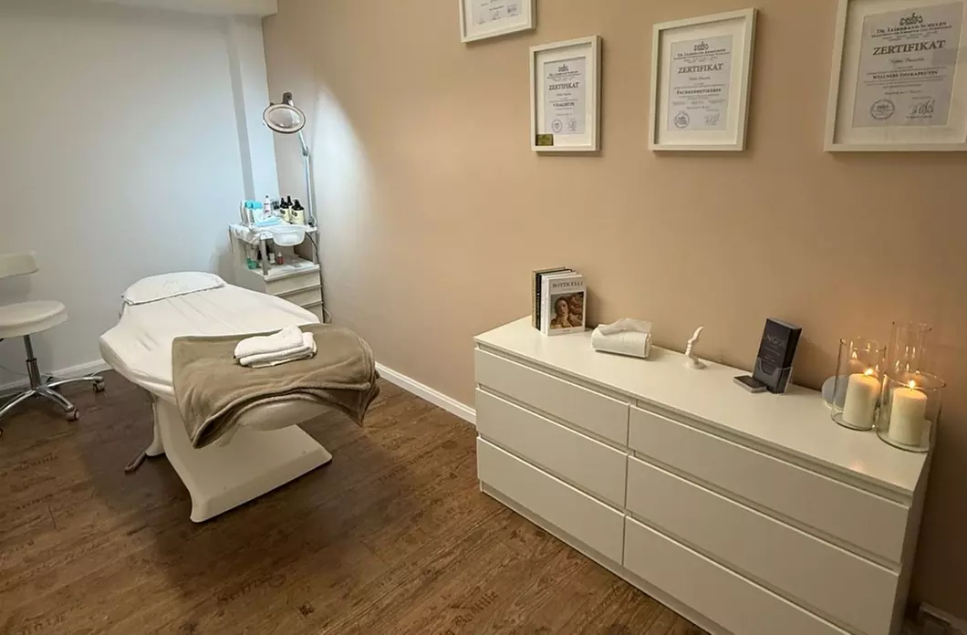 Basis-, Intensiv- oder Luxus-Gesichtsbehandlung für 1 Person