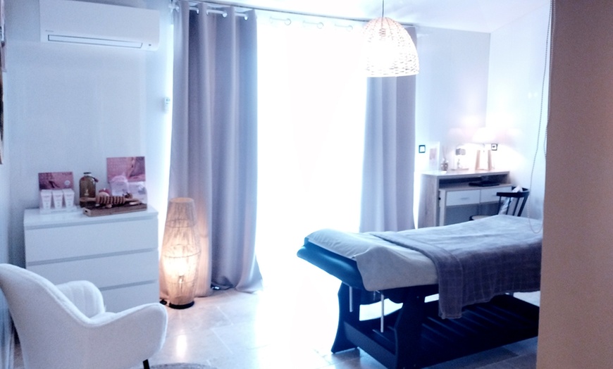 Image 2: Offrez-vous un moment de bien-être avec des soins revitalisants