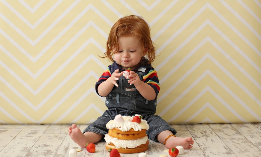 Image 11: Cake Smash Baby Photoshoot