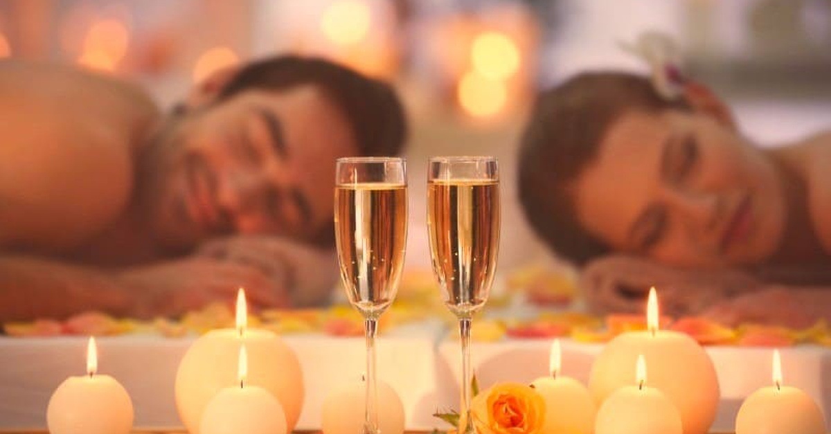 Masaje en pareja con copa de cava en Madrid