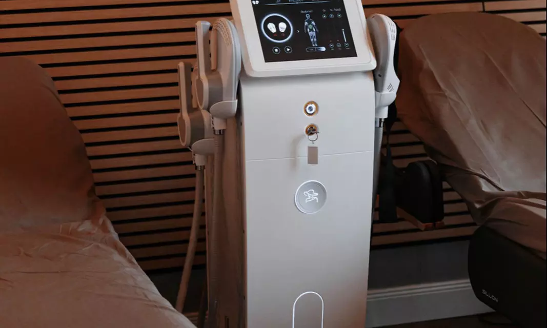 30 Min. Hi-EMT-Training für den Beckenboden oder 1 Zone nach Wahl