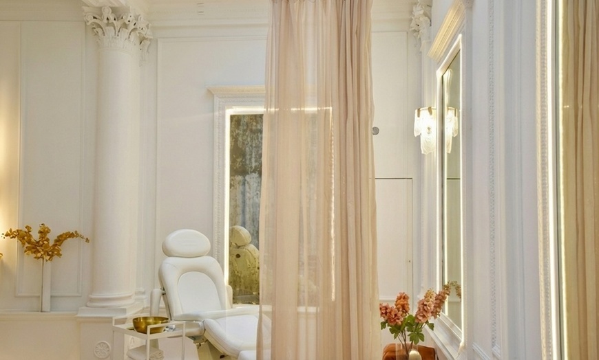 Image 26: Unifiez votre teint avec un soin anti-taches ciblé 5G Removal