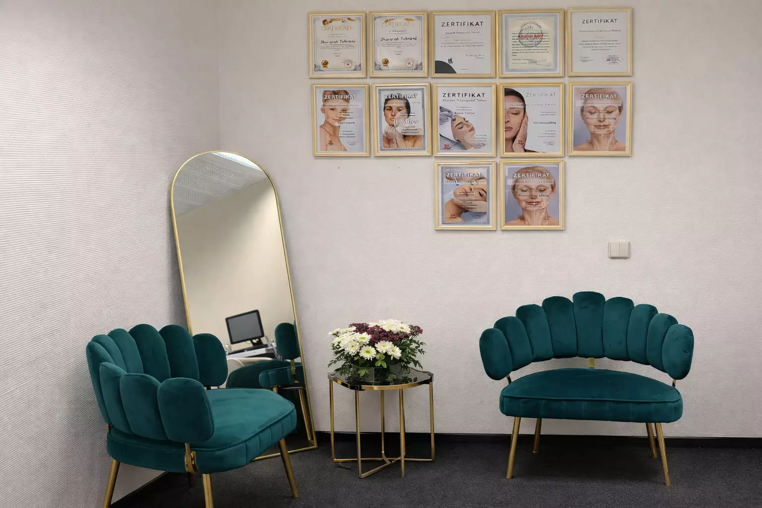 Microneedling, Aqua-Facial oder Gesichtsbehandlung für 1 Person