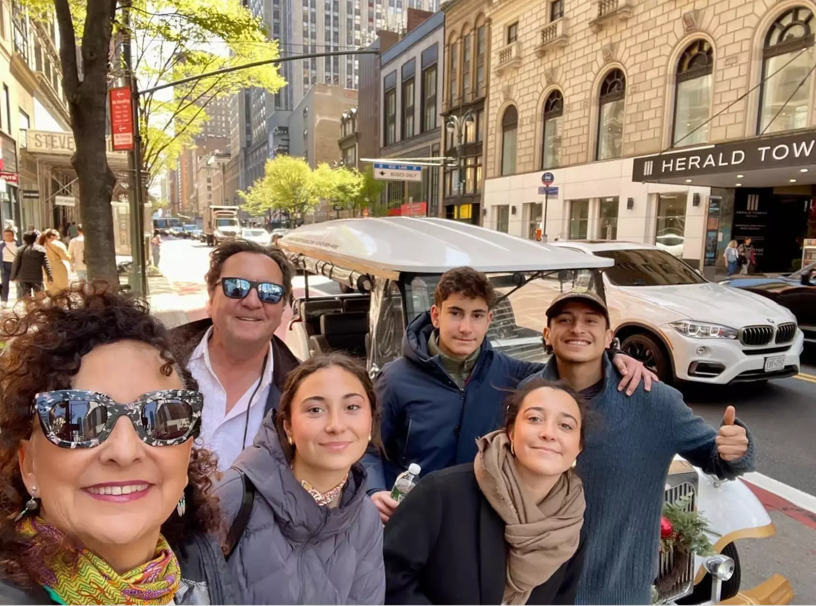 NYC Tour in an E-Cart w/ Photo Stops, NYC Breeze, Iconic Spots!