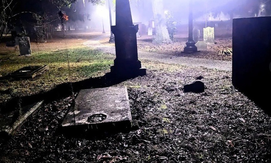 Image 6: 90 Minute Haunted History Tour for One Adult or Child 
