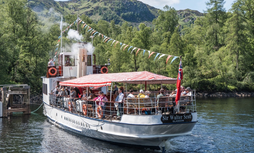 Image 10: 2-Hour Boat Cruise for 1 Child/Adult or Family of 4 w/ Supper Included