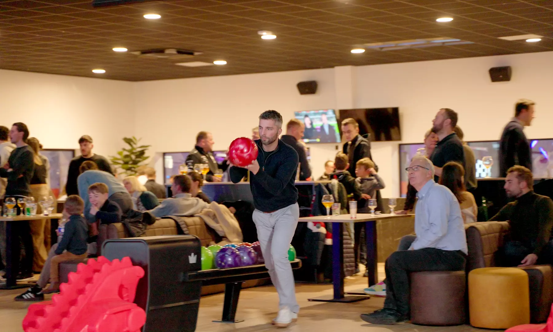 1 ou 2 parties de bowling pour 2 à 4 personnes avec Khub Arras