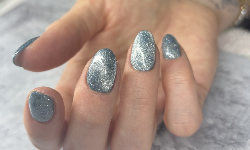 Image 3: Beauté des mains et pose de vernis semi-permanent 