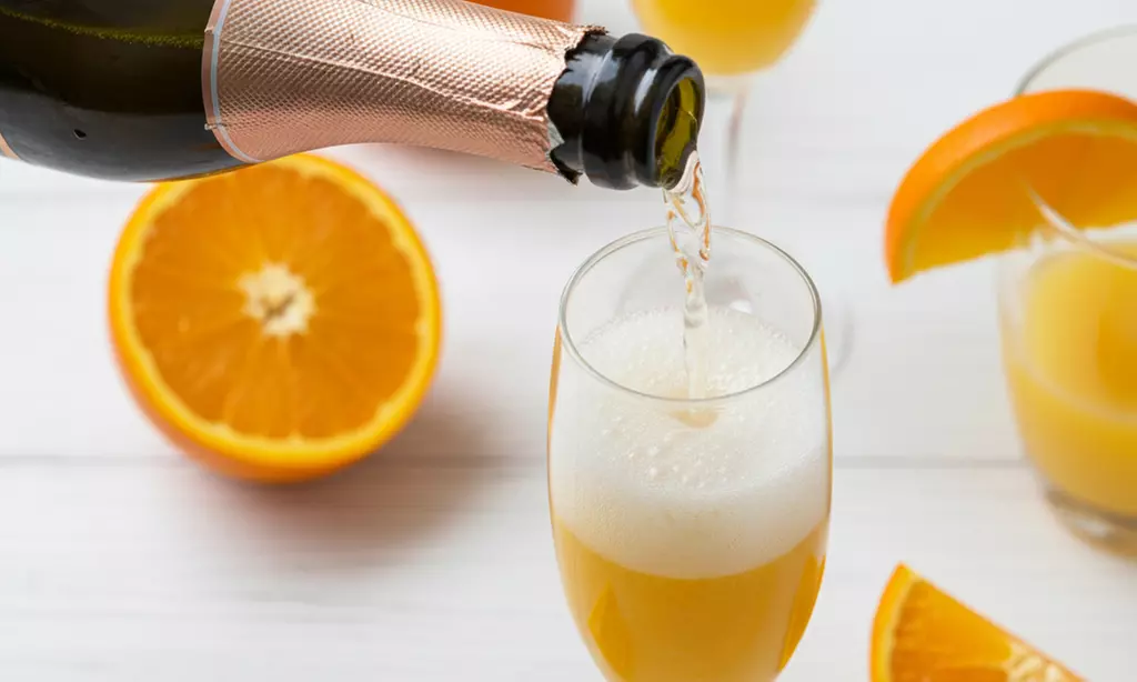 Ricci's Italian: Bottomless Brunch or Dinner for 2 or 4 with wine