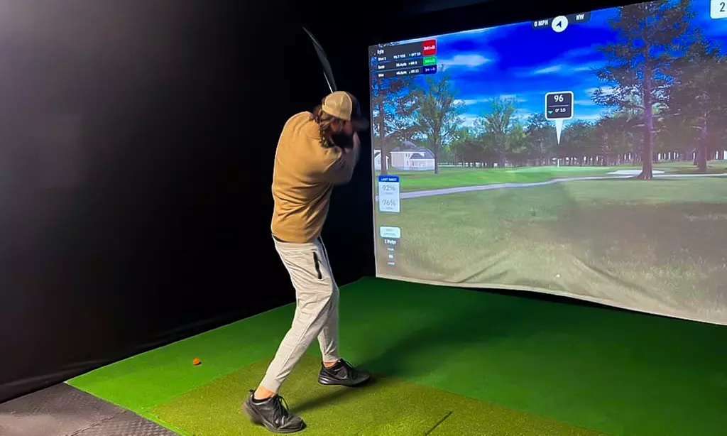 Experience the Thrill Of Indoor Golf Play Simulator