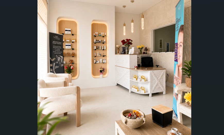 Image 4: Relaxing 60- or 90-Min Swedish Massage with Hot Stones