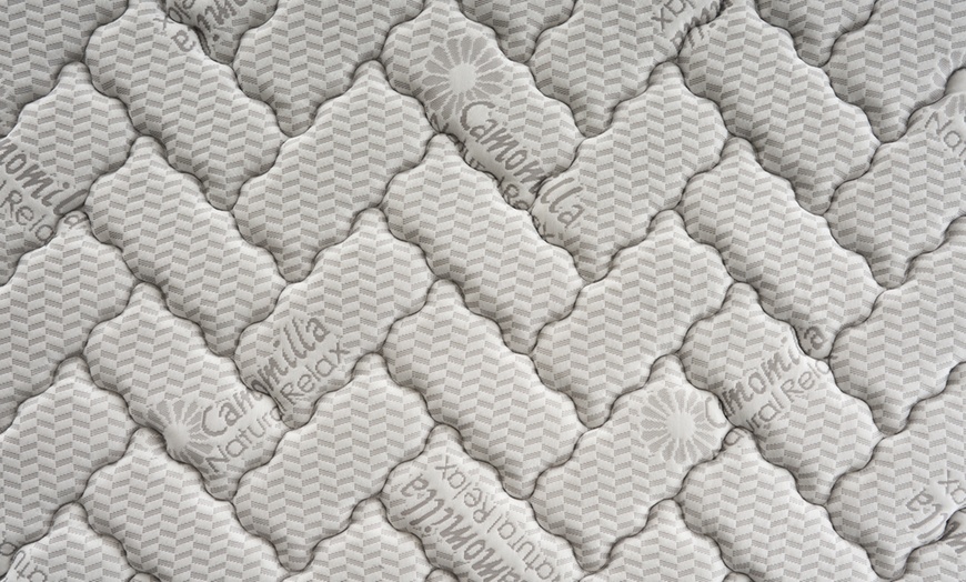 Image 3: Surmatelas en mousse à mémoire de forme avec revêtement à la camomille