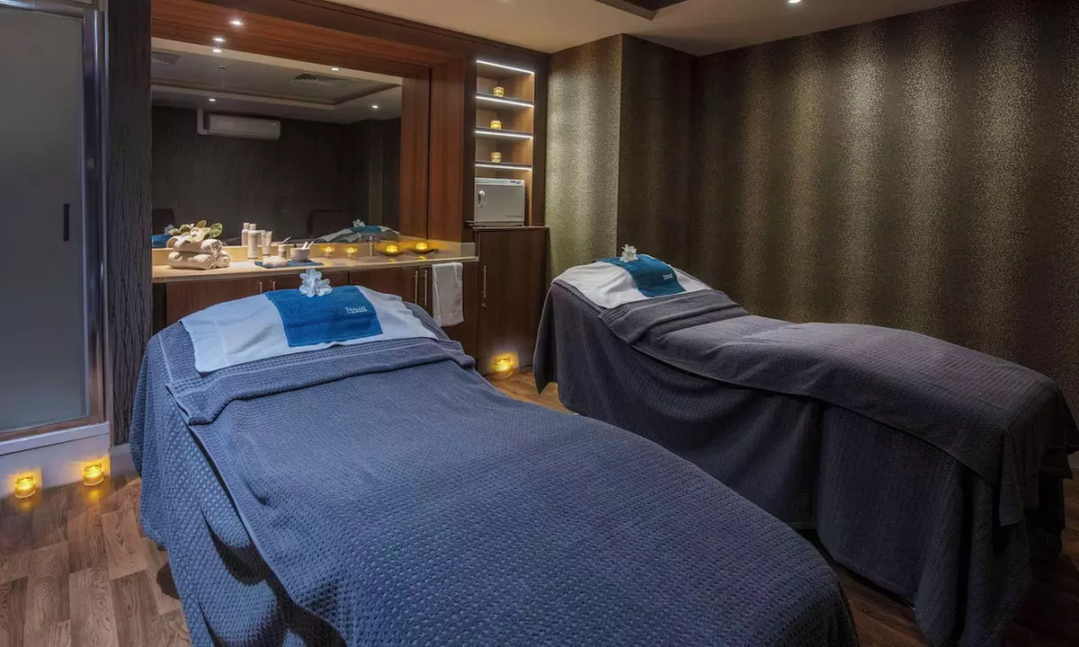 Merseyside, Liverpool: Stay with Breakfast, Spa Treatment & Dinner