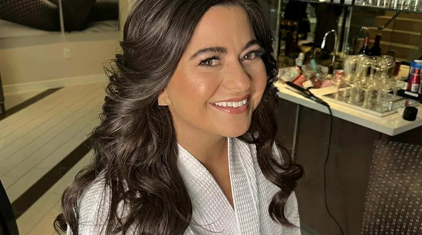 Transform Your Look with Expert Haircut + Shampoo & Style w/w/o Colors