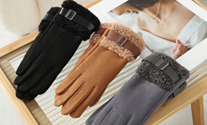 Image 3: Women's Touch Screen Winter Warm Gloves