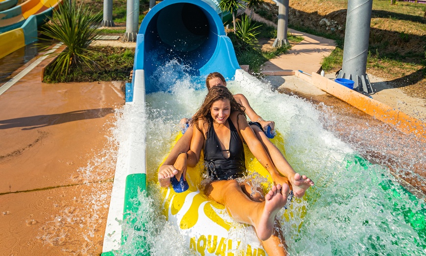 Image 2: Entrées aux parcs Aqualand