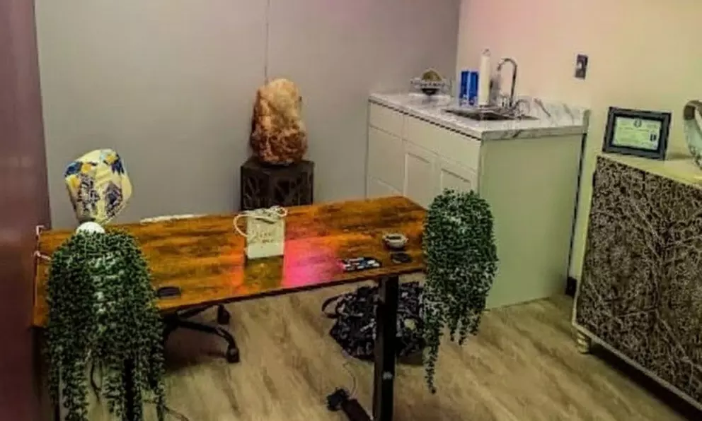 Full Leg & Brazilian Combo OR the Ultimate Brazilian Wax Experience