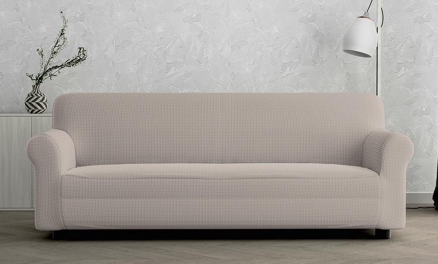 Image 11: Elastische stoel- of bankhoes 'Leslie'