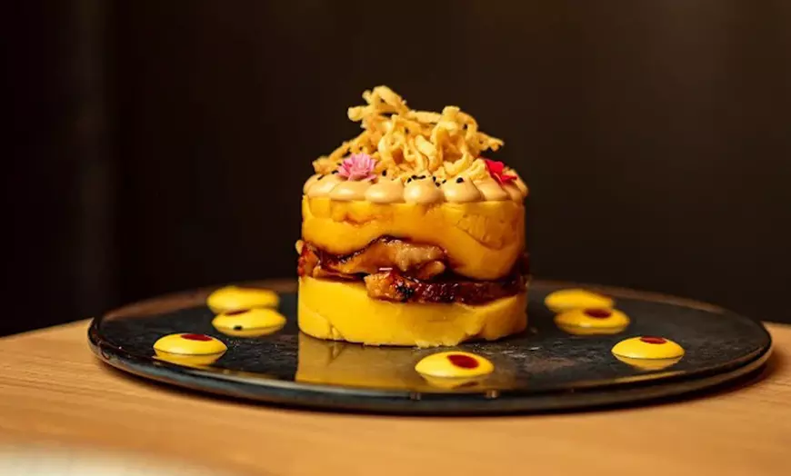 Image 8: Menú para 2 o 4 personas con opción a postre o cóctel
