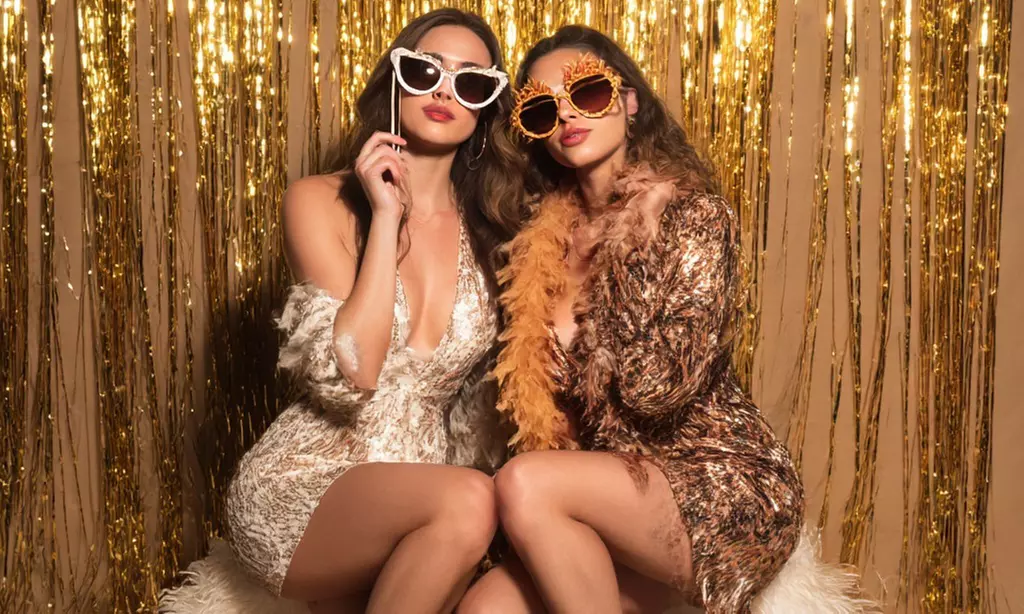 Get Marvleous Memories' 2-, 3-, or 4-Hr Photo Booth Rental with Prints,Backdrop, Setup & More (Up to 61% Off)