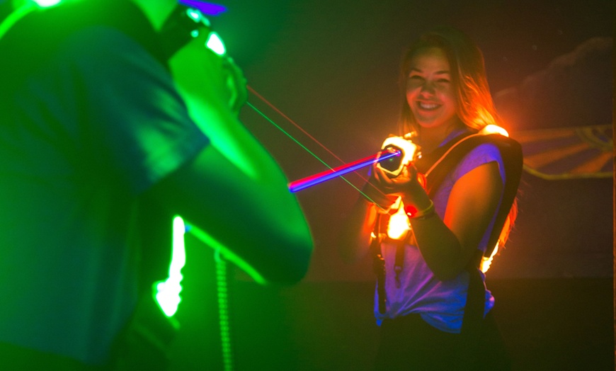 Image 18: 2 oder 4 Runden LaserTag inkl. Ausrüstung für 2 - 6 Personen 
