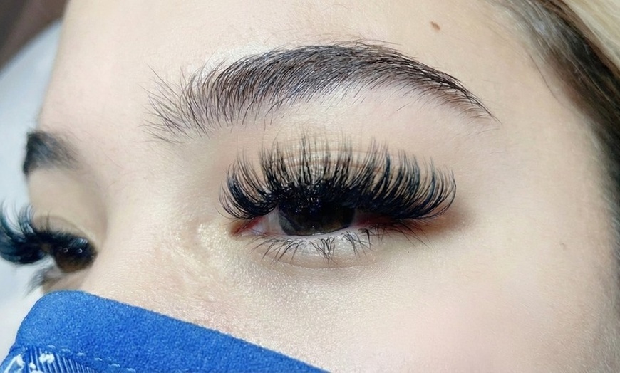 Image 2: Full Set of Classic YY Eyelash Extension or Keratin lashes lift +Tint